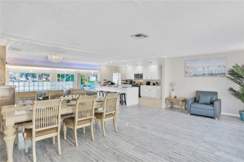 Villa ou maison à louer à Bradenton, Floride: 3 chambres, 144.93 m2 № 214997 - photo 6
