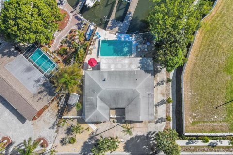 Villa ou maison à louer à Bradenton, Floride: 3 chambres, 144.93 m2 № 214997 - photo 1