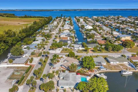 Villa ou maison à louer à Bradenton, Floride: 3 chambres, 144.93 m2 № 214997 - photo 4