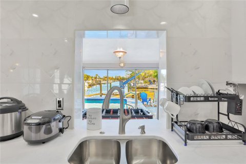 Villa ou maison à louer à Bradenton, Floride: 3 chambres, 144.93 m2 № 214997 - photo 10