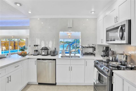 Villa ou maison à louer à Bradenton, Floride: 3 chambres, 144.93 m2 № 214997 - photo 9