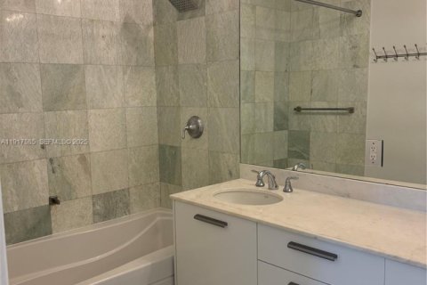 Снять в аренду кондоминиум в Майами, Флорида 2 спальни, 118.73м2, № 1992277 - фото 8