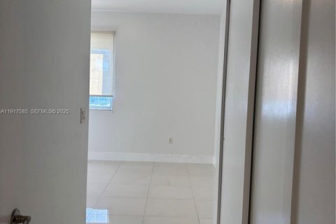 Снять в аренду кондоминиум в Майами, Флорида 2 спальни, 118.73м2, № 1992277 - фото 6