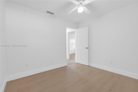 Villa ou maison à louer à Miami, Floride: 3 chambres, 171.4 m2 № 2000665 - photo 24