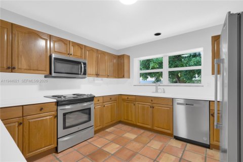 Villa ou maison à louer à Miami, Floride: 3 chambres, 171.4 m2 № 2000665 - photo 9