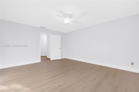 Villa ou maison à louer à Miami, Floride: 3 chambres, 171.4 m2 № 2000665 - photo 25