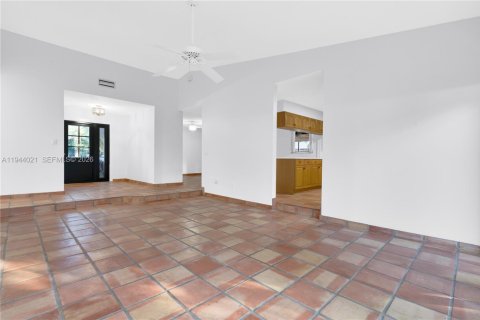 Villa ou maison à louer à Miami, Floride: 3 chambres, 171.4 m2 № 2000665 - photo 5