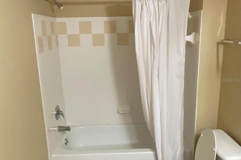 Condominio en alquiler en Orlando, Florida, 2 dormitorios, 116.69 m2 № 1909362 - foto 15
