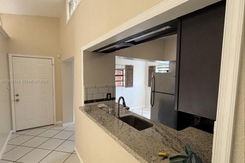 Casa en alquiler en Hollywood, Florida, 3 dormitorios, 100.8 m2 № 2010115 - foto 3