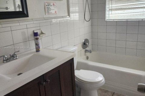 Casa en alquiler en Hollywood, Florida, 3 dormitorios, 100.8 m2 № 2010115 - foto 20