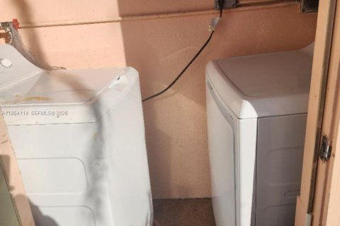 Casa en alquiler en Hollywood, Florida, 3 dormitorios, 100.8 m2 № 2010115 - foto 25