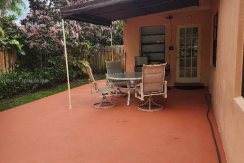 Casa en alquiler en Hollywood, Florida, 3 dormitorios, 100.8 m2 № 2010115 - foto 23