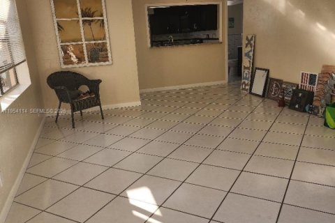 Casa en alquiler en Hollywood, Florida, 3 dormitorios, 100.8 m2 № 2010115 - foto 8