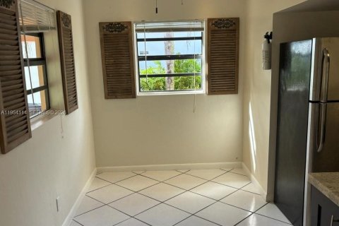 Casa en alquiler en Hollywood, Florida, 3 dormitorios, 100.8 m2 № 2010115 - foto 12