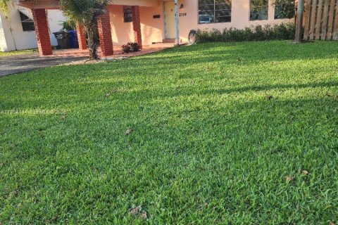 Casa en Hollywood, Florida 3 dormitorios, 100.8 m2 № 2010115