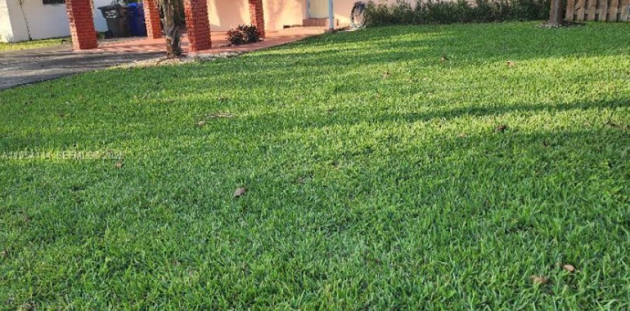 Casa en Hollywood, Florida 3 dormitorios, 100.8 m2 № 2010115