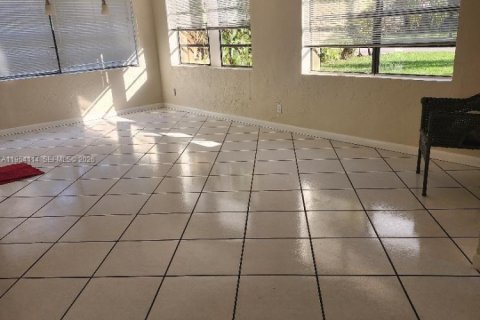 Casa en alquiler en Hollywood, Florida, 3 dormitorios, 100.8 m2 № 2010115 - foto 5