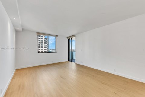 Condominio en alquiler en Miami, Florida, 4 dormitorios, 245.82 m2 № 1933710 - foto 11
