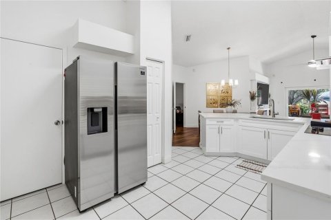 Villa ou maison à vendre à Tampa, Floride: 3 chambres, 132.2 m2 № 2414972 - photo 12