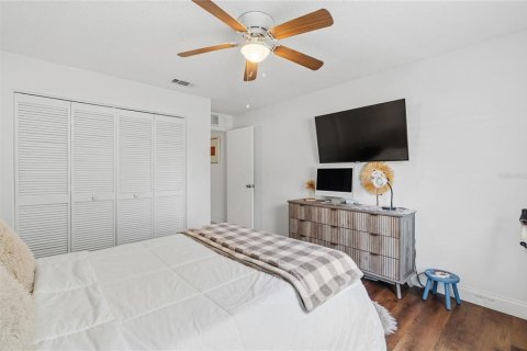 Villa ou maison à vendre à Tampa, Floride: 3 chambres, 132.2 m2 № 2414972 - photo 17