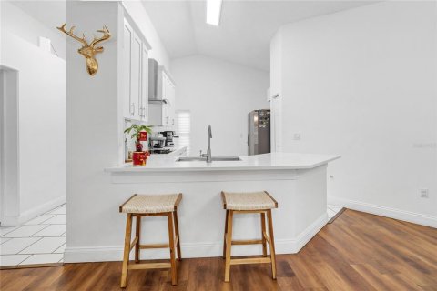 Villa ou maison à vendre à Tampa, Floride: 3 chambres, 132.2 m2 № 2414972 - photo 8