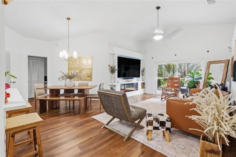 Villa ou maison à vendre à Tampa, Floride: 3 chambres, 132.2 m2 № 2414972 - photo 3
