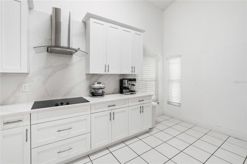 Villa ou maison à vendre à Tampa, Floride: 3 chambres, 132.2 m2 № 2414972 - photo 11