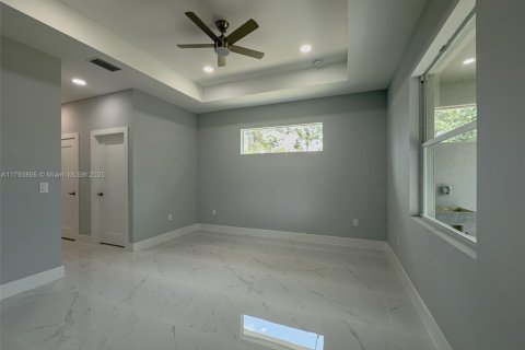 House in Lehigh Acres, Florida 3 bedrooms, 159.51 sq.m. № 1737574 - photo 12
