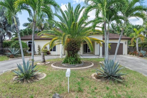 House in Miami, Florida 4 bedrooms, 284.47 sq.m. № 1855108 - photo 3