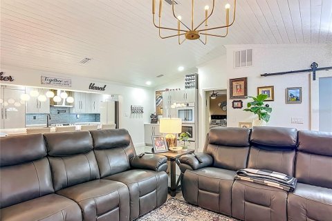 Villa ou maison à vendre à Weeki Wachee, Floride: 3 chambres, 152.36 m2 № 1828039 - photo 9