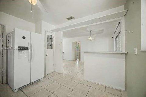 Casa en venta en Hollywood, Florida, 2 dormitorios, 105.17 m2 № 2084957 - foto 10