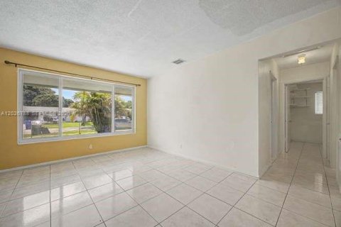 Casa en venta en Hollywood, Florida, 2 dormitorios, 105.17 m2 № 2084957 - foto 6