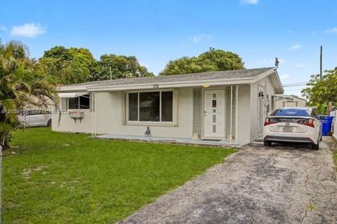 Casa en venta en Hollywood, Florida, 2 dormitorios, 105.17 m2 № 2084957 - foto 2