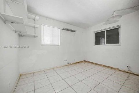 Casa en venta en Hollywood, Florida, 2 dormitorios, 105.17 m2 № 2084957 - foto 15
