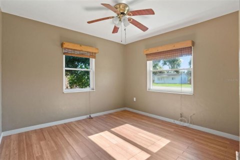 Villa ou maison à louer à Pinellas Park, Floride: 3 chambres, 94.02 m2 № 1913040 - photo 11