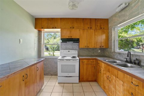 Casa en alquiler en Pinellas Park, Florida, 3 dormitorios, 94.02 m2 № 1913040 - foto 4