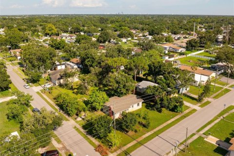 House in Pinellas Park, Florida 3 bedrooms, 94.02 sq.m. № 1913040 - photo 18