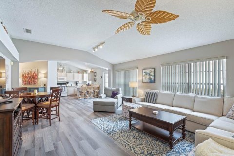 Casa en alquiler en The Villages, Florida, 2 dormitorios, 130.71 m2 № 1837152 - foto 13