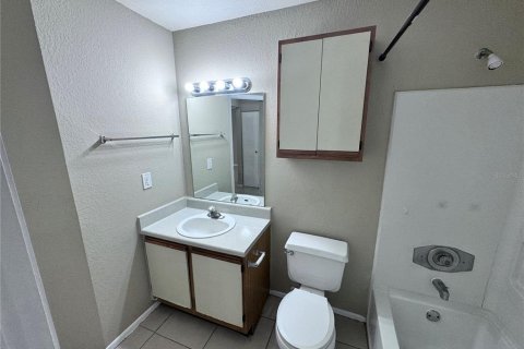Condo in Altamonte Springs, Florida, 2 bedrooms № 2210224 - photo 13