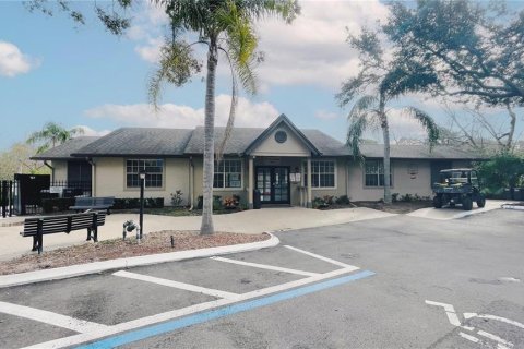 Condo in Altamonte Springs, Florida, 2 bedrooms № 2210224 - photo 25