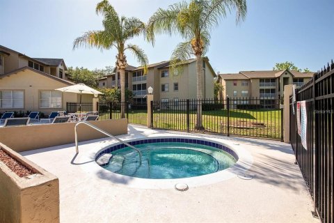 Condo in Altamonte Springs, Florida, 2 bedrooms № 2210224 - photo 21