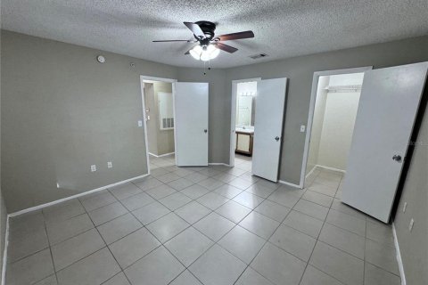 Condo in Altamonte Springs, Florida, 2 bedrooms № 2210224 - photo 15