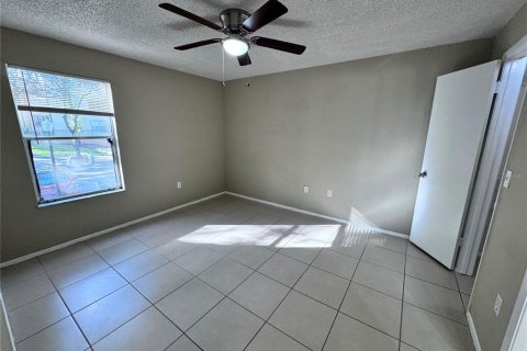 Condo in Altamonte Springs, Florida, 2 bedrooms № 2210224 - photo 9