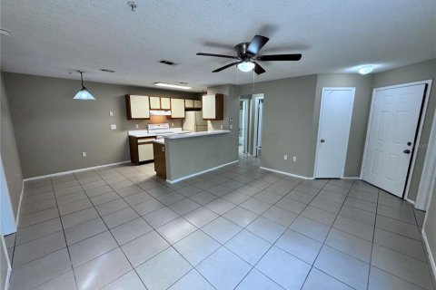 Condo in Altamonte Springs, Florida, 2 bedrooms № 2210224 - photo 5