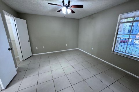 Condo in Altamonte Springs, Florida, 2 bedrooms № 2210224 - photo 14