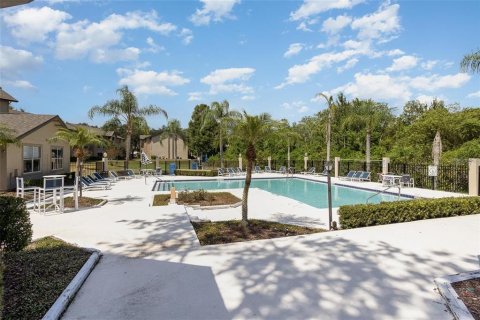 Condo in Altamonte Springs, Florida, 2 bedrooms № 2210224 - photo 18