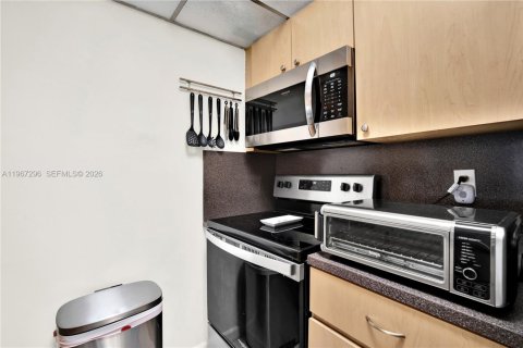 Купить таунхаус в Суитуотер, Флорида 2 спальни, 87.05м2, № 2081383 - фото 12