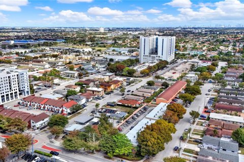 Купить таунхаус в Суитуотер, Флорида 2 спальни, 87.05м2, № 2081383 - фото 27