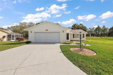 House in Leesburg, Florida 3 bedrooms, 135.64 sq.m. № 1720157 - photo 2