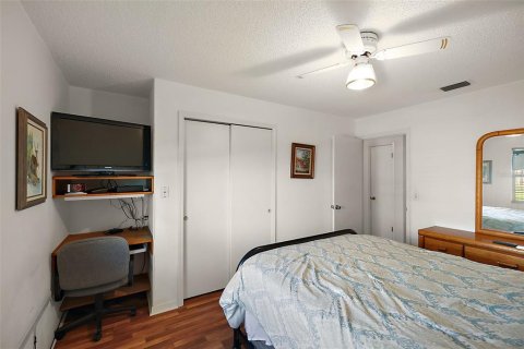 House in Leesburg, Florida 3 bedrooms, 135.64 sq.m. № 1720157 - photo 14